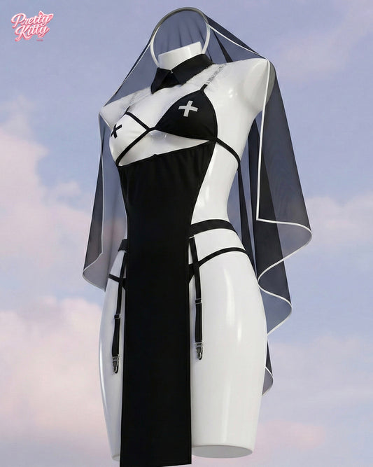 Side angle of the Midnight Veil set showing garter details and veil drape.