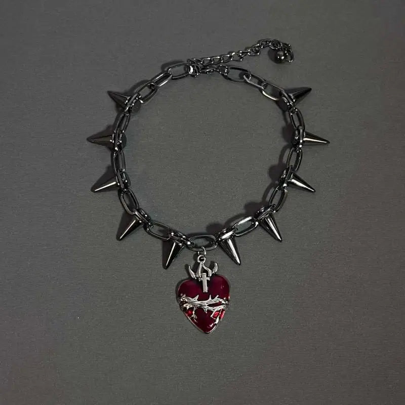 Crimson choker