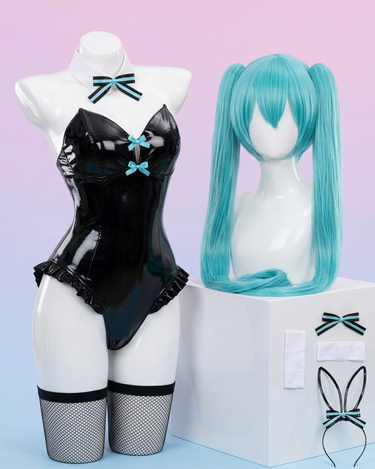 Mannequin displaying the black patent leather Hatsune Miku bunny girl suit with teal bows, fishnet tights, and bunny ears, positioned next to a long teal twin-tail wig.